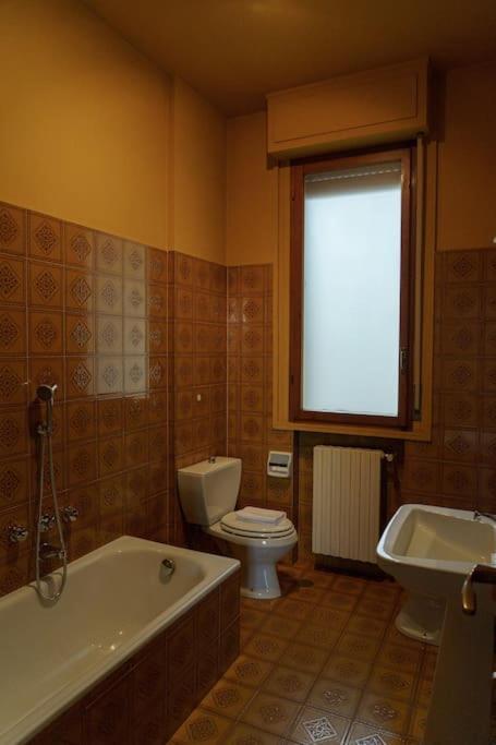 Fanciful 2-Br Outside Ztl Apartment Firenze Bagian luar foto