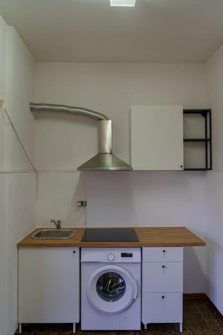 Fanciful 2-Br Outside Ztl Apartment Firenze Bagian luar foto